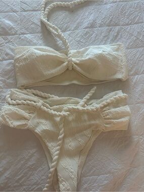 DEVON WINDSOR Cream Textured Bandeau Bikini Set